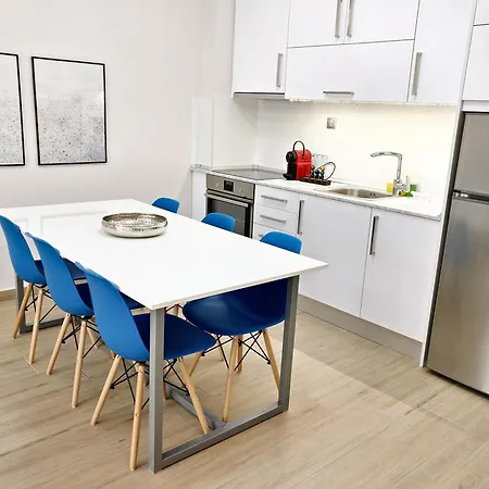 Apartment Center With A Modern Breeze *