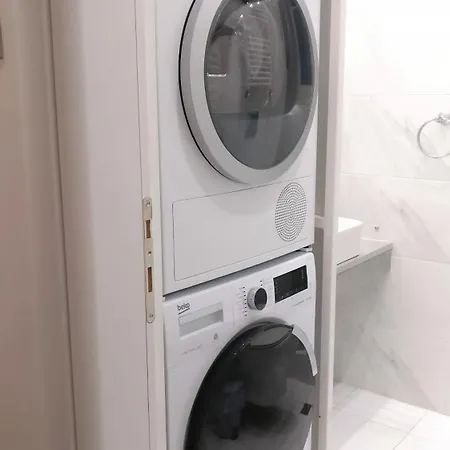 Center With A Modern Breeze 테살로니키