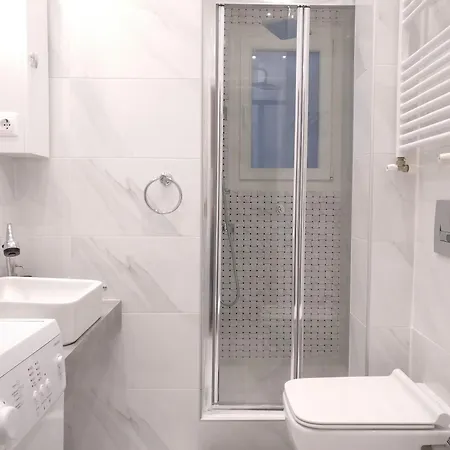 Апартаменты Center With A Modern Breeze *