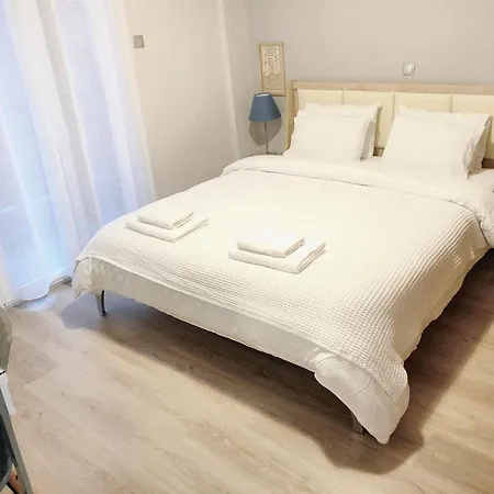 Center With A Modern Breeze Апартаменты